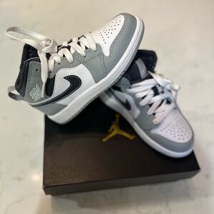 NIKE JORDAN 1 MID (PS)